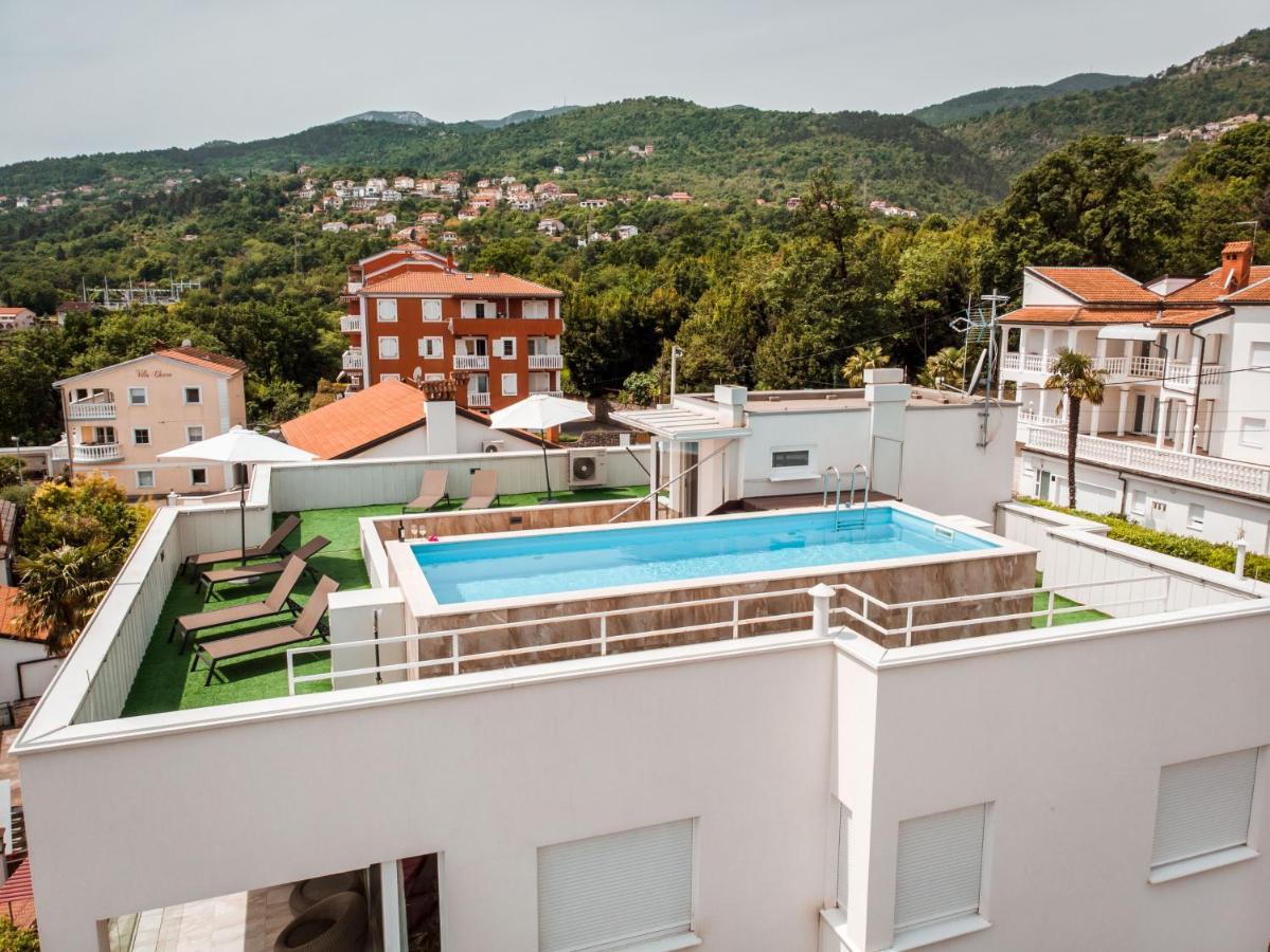 Apartment Lui With Rooftop Swimming Pool Ičići Exterior foto